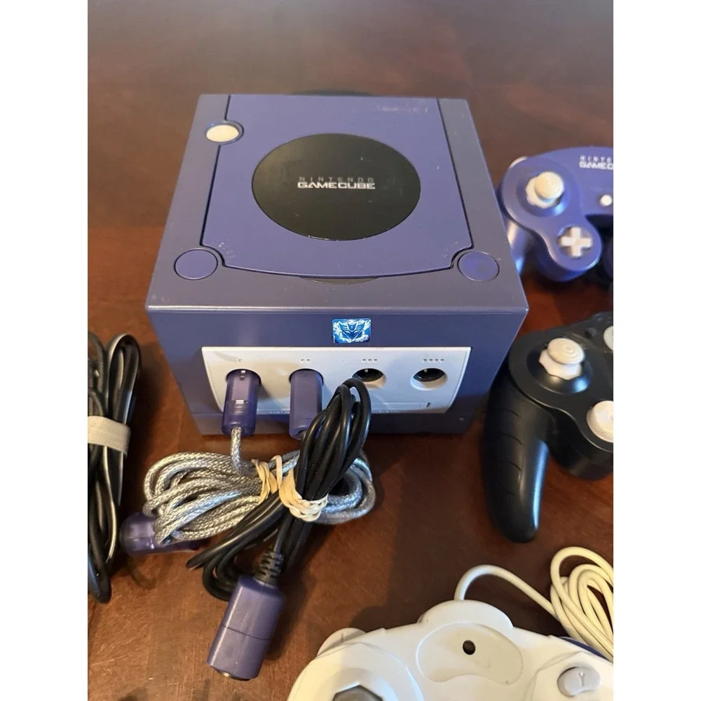 Nintendo GameCube Console Bundle 4 Controllers Games Read Descr